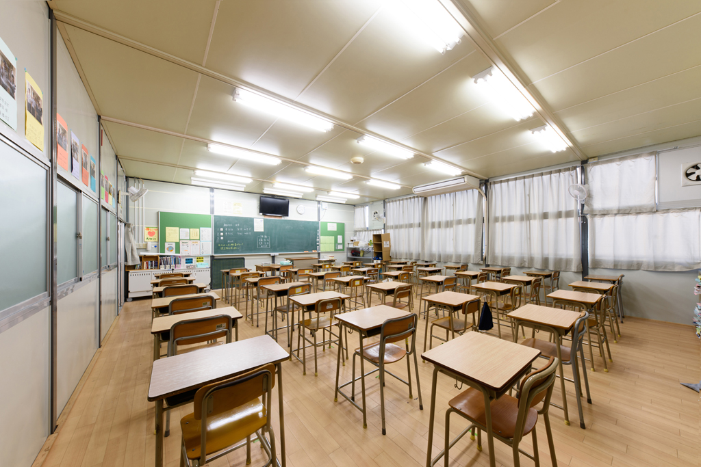 中学校仮設教室（公立）